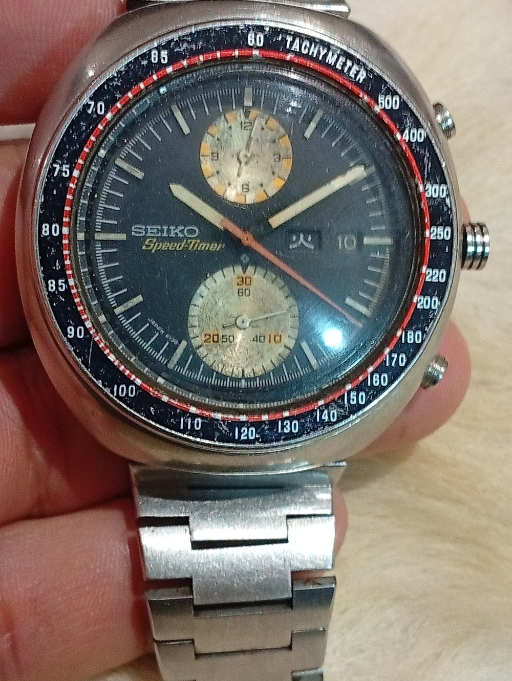 Seiko UFO Speed-Timer Vintage Chronograph Watch - Black Dial with Red Accents